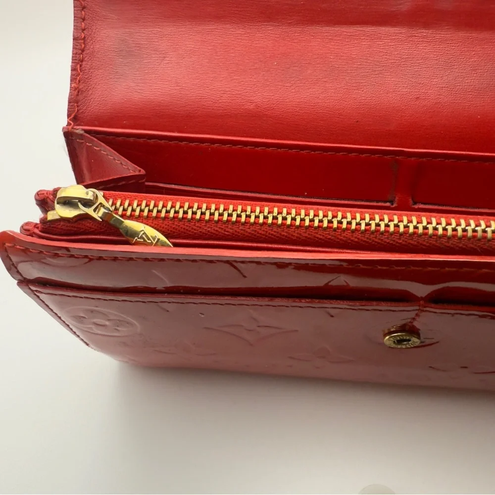 Louis Vuitton Portefeuille Monogram Red Vernis Leather Wallet | Women’s | Used |